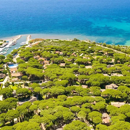 Small With Garden, Steps From The Forte Village